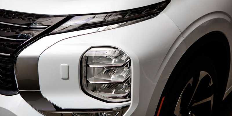 Mitsubishi представила кроссовер Outlander нового поколения