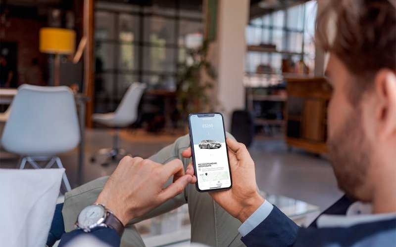 В России владельцы Toyota смогут контролировать свои машины по смартфону