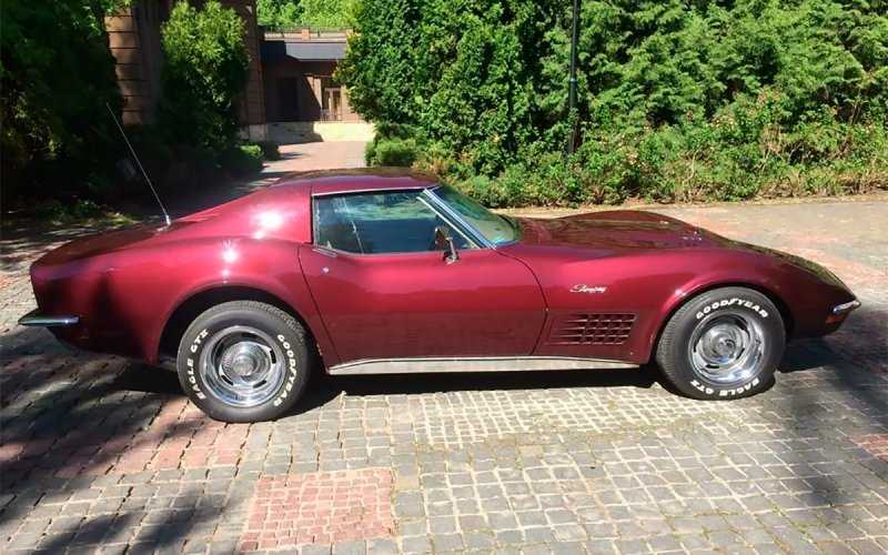 
            Chevrolet Corvette StingRay&nbsp;1970 года выставили продажу за 9 млн рублей
        