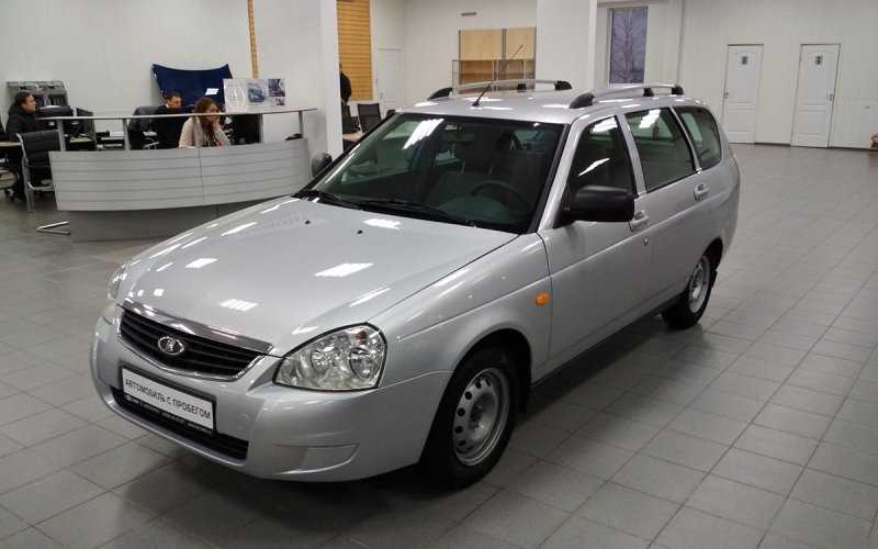 
            Россияне сметают машины с пробегом. Не останавливают даже завышенные цены
        