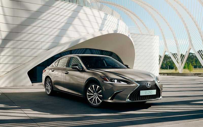 В России владельцы Toyota смогут контролировать свои машины по смартфону