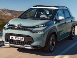 Citroen обновил компактный кроссовер C3 Aircross