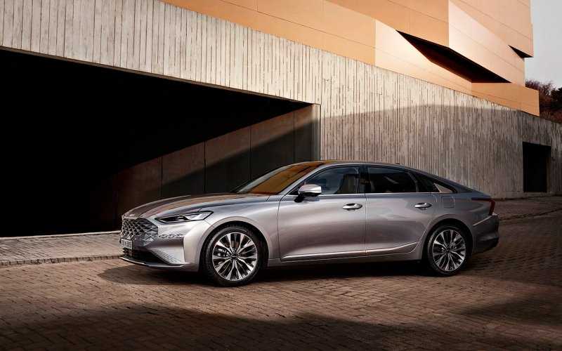 
            Kia рассекретила новый флагманский седан K8
        