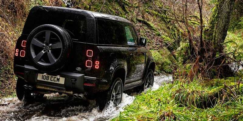 
            Land Rover выпустил самый мощный Defender нового поколения
        