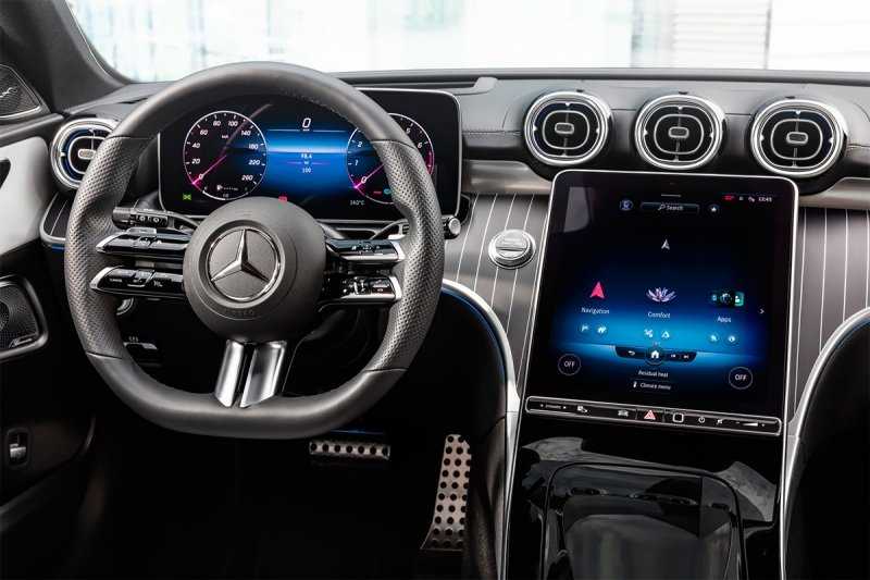 
            Mercedes представил новый С-Class W206. Все подробности
        