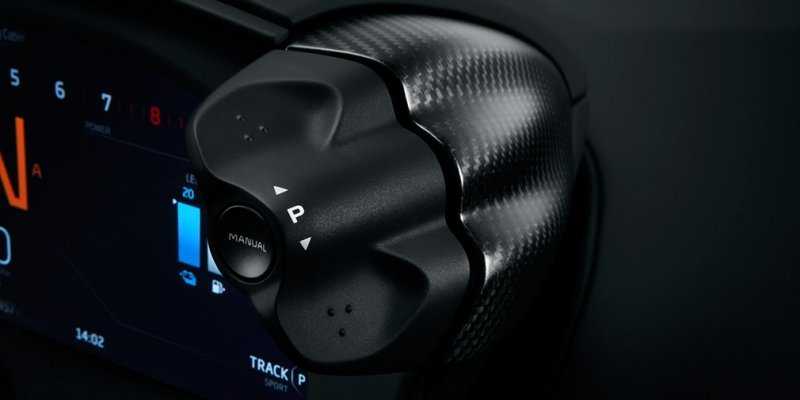 
            McLaren выпустил 680-сильный суперкар без задней передачи
        