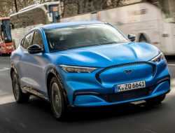 Ford оставит Европу без машин с бензиновыми моторами после 2030 года