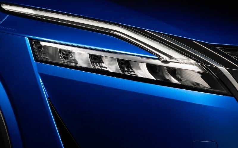 
            Nissan показал салон и оптику нового Qashqai на видео
        