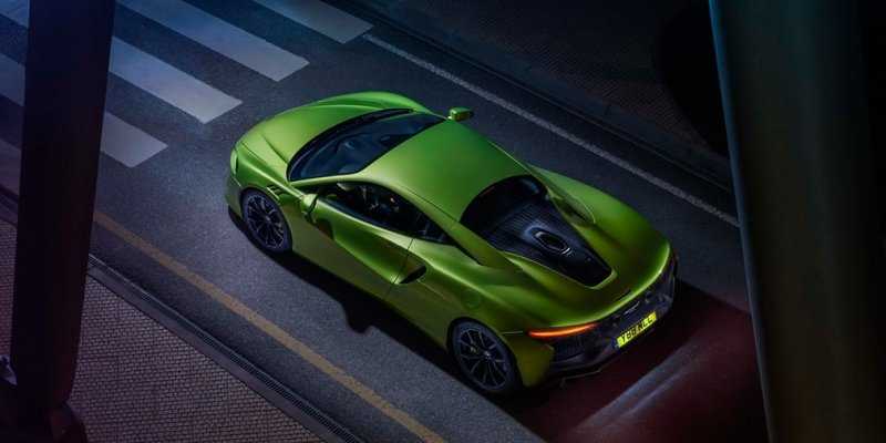 
            McLaren выпустил 680-сильный суперкар без задней передачи
        