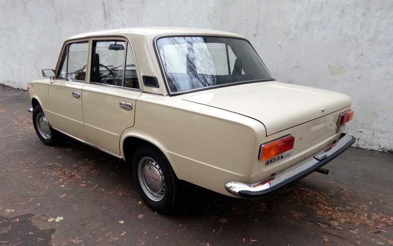 
            &laquo;Капсулу времени&raquo; ВАЗ-2101 оценили в миллион рублей. Фото
        