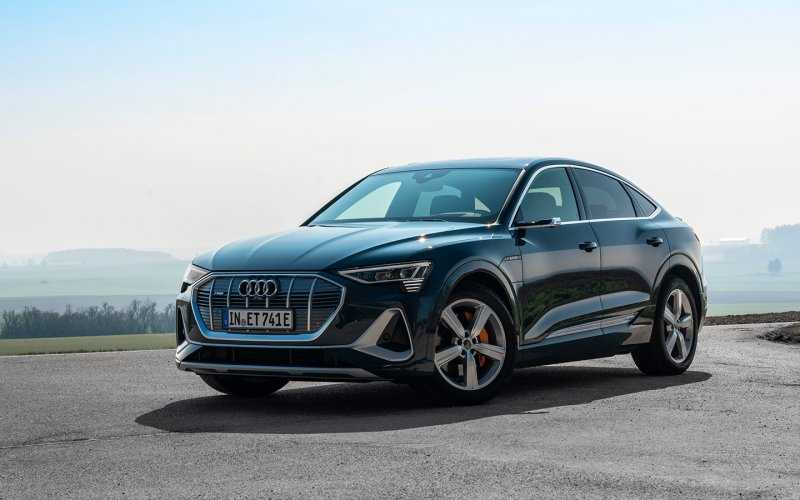 
            Audi назвала российскую стоимость нового купе-кроссовера e-tron Sportback
        