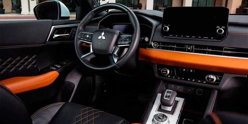 Mitsubishi представила кроссовер Outlander нового поколения