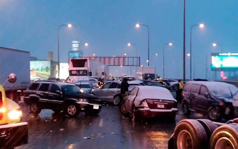 
            В США в массовое ДТП попали более 100 автомобилей из-за непогоды. Видео
        