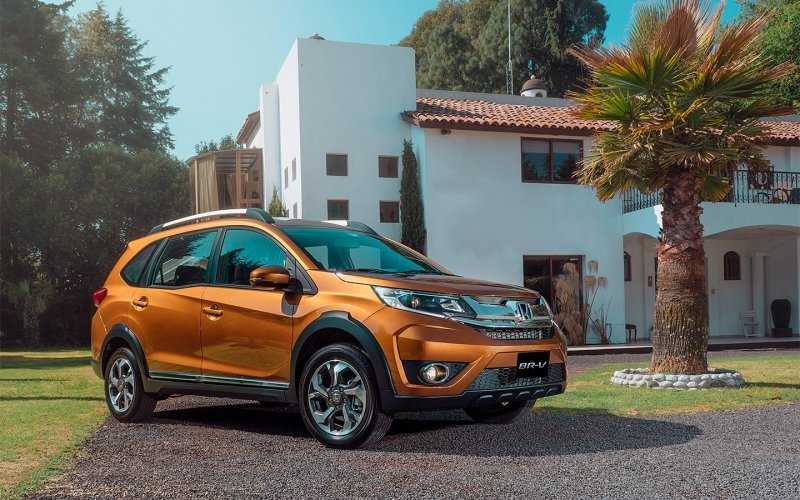 
            10 дешевых иномарок, которые понравились бы россиянам. Фото
        