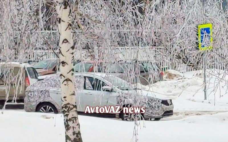 
            Появилась фотография обновленного универсала Lada Vesta
        