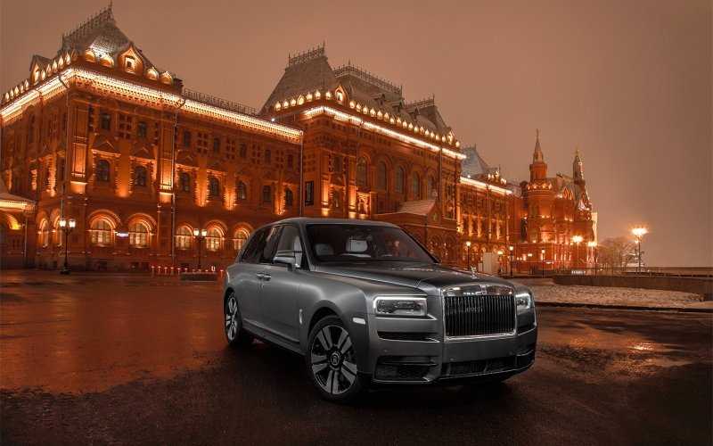 
            Rolls-Royce привез в России четыре уникальных внедорожника Cullinan
        