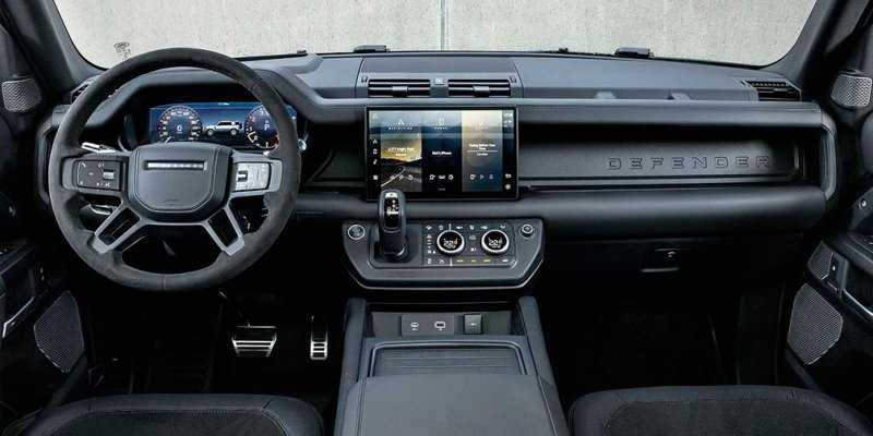 
            Land Rover выпустил самый мощный Defender нового поколения
        