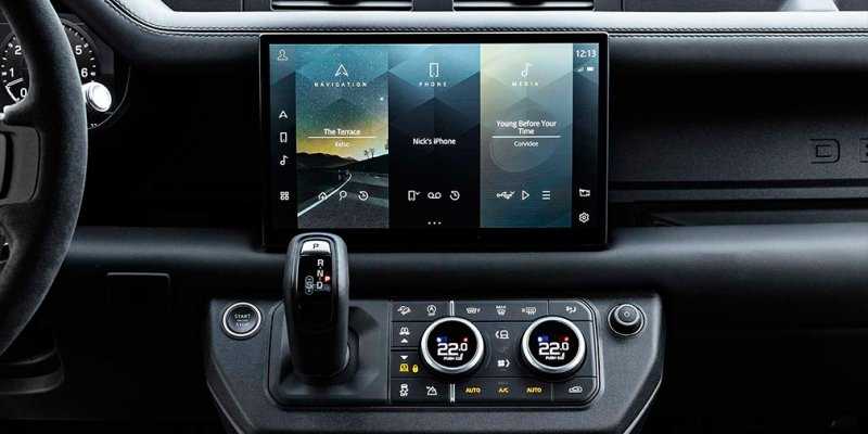 
            Land Rover выпустил самый мощный Defender нового поколения
        