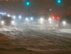 Власти Подмосковья предупредили водителей о морозах и снегопаде