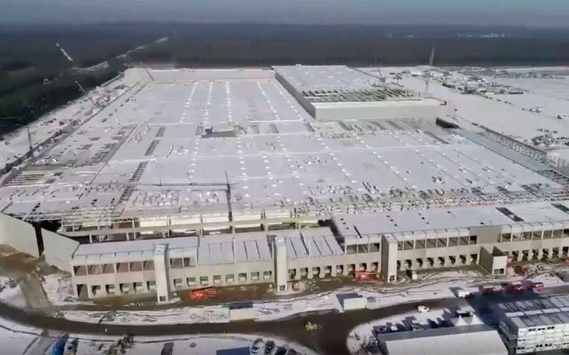 
            Илон Маск показал на видео новую Гигафабрику Tesla в Берлине
        