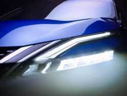 Двухцветный кузов и новые задние фонари: Nissan представил финальное изображение нового Qashqai