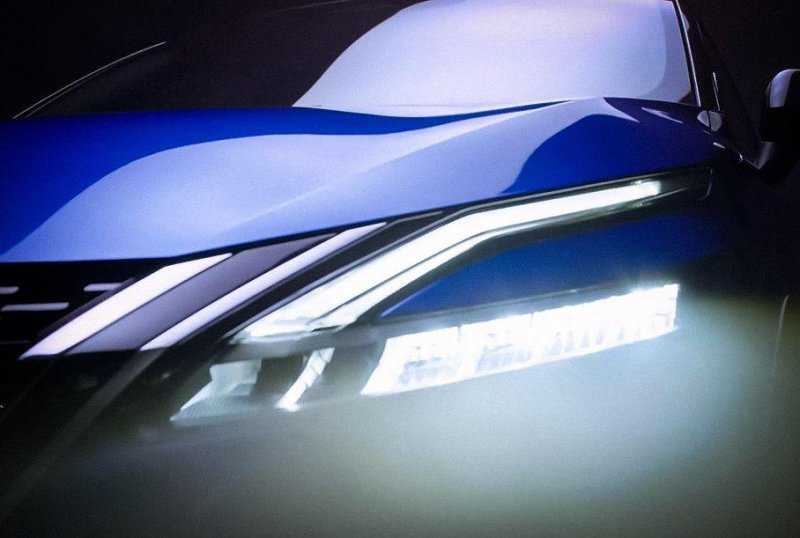 Двухцветный кузов и новые задние фонари: Nissan представил финальное изображение нового Qashqai