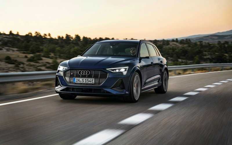 
            Audi привезет в Россию три новых электрокара
        