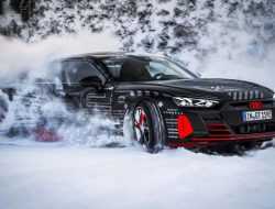 Электрический Audi e-tron GT показали на видео перед премьерой