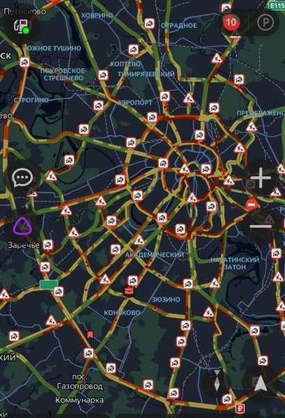 
            МКАД поехал по встречке. Как водители переживают снежный коллапс
        
