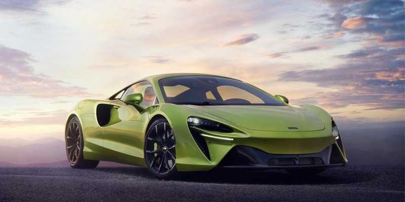 
            McLaren выпустил 680-сильный суперкар без задней передачи
        