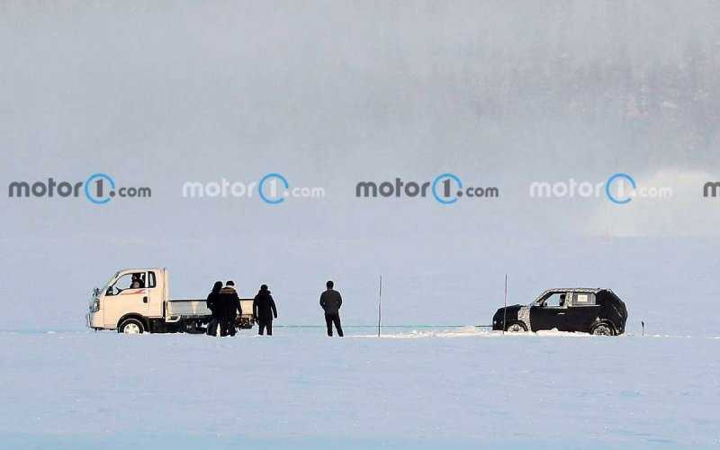 Новый кроссовер Hyundai застрял во время зимних тестов. Фото