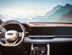 Geely рассекретила салон будущего флагманского кроссовера