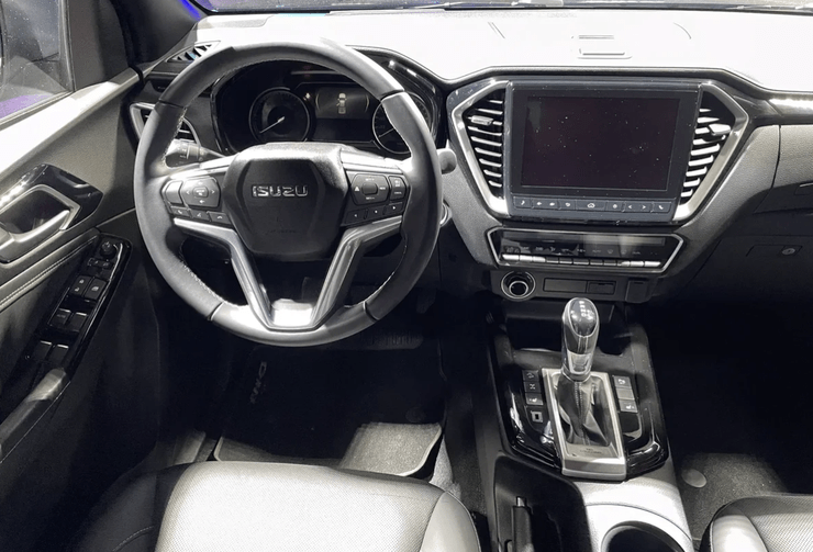 Извините за опоздание: Isuzu D-Max третьего поколения доехал до России