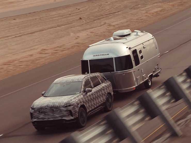 Кроссовер Infiniti QX60 второго поколения показали на видео