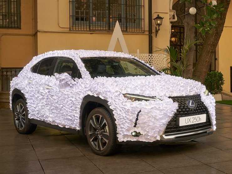 Кроссовер Lexus UX превратился в автомобиль для медитации