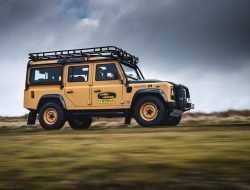 Land Rover выпустит партию олдскульных внедорожников Defender V8