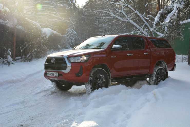Легок на подъем: тест-драйв Toyota Hilux с новым мотором