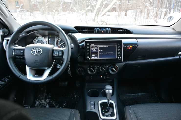 Легок на подъем: тест-драйв Toyota Hilux с новым мотором