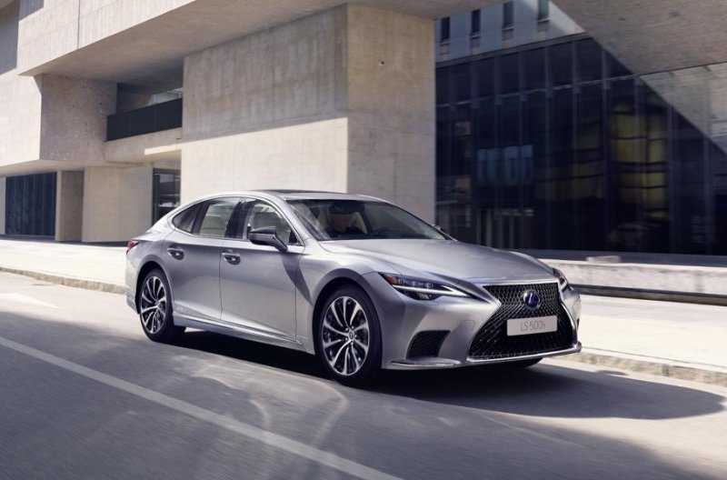 Lexus улучшил динамику гибридного LS