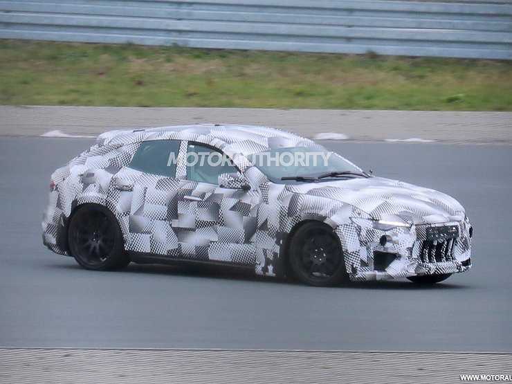 Новейший кроссовер Ferrari Purosangue замечен на тестах
