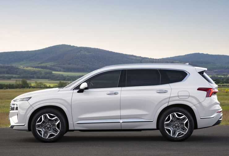 Новый Hyundai Santa Fe оказался на 200 000 рублей дороже старого