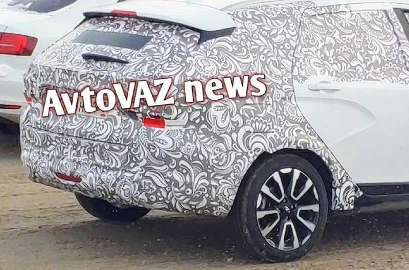 Обновленную Lada Vesta показали на новой фотографии