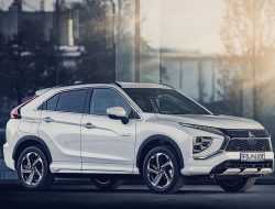 Обновленный Mitsubishi Eclipse Cross подорожал на 250 000 рублей