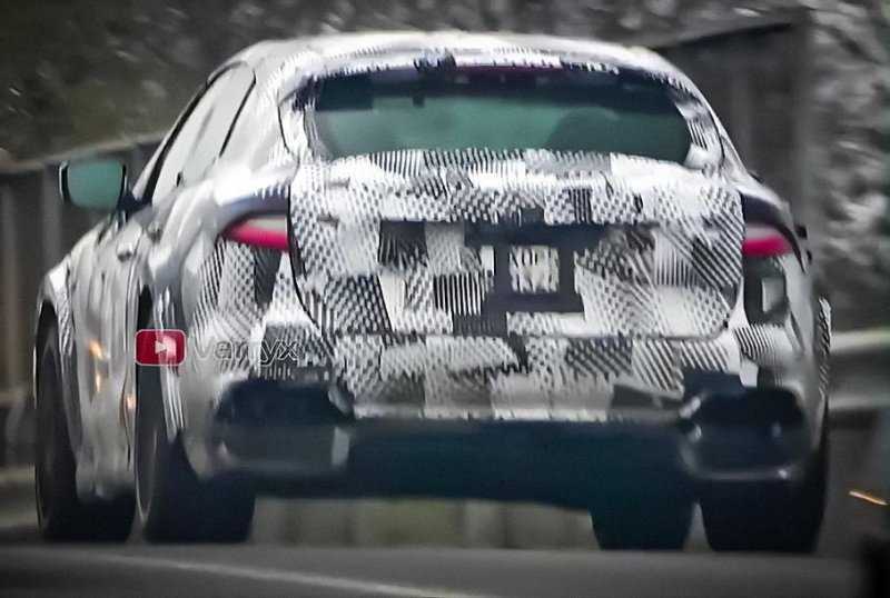 Первый кроссовер Ferrari засняли на зимних тестах