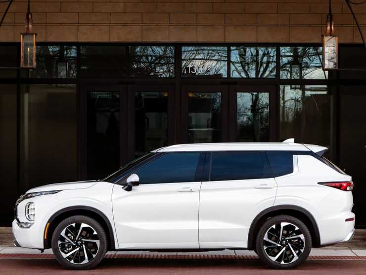 Первый обзор кроссовера Mitsubishi Outlander нового поколения