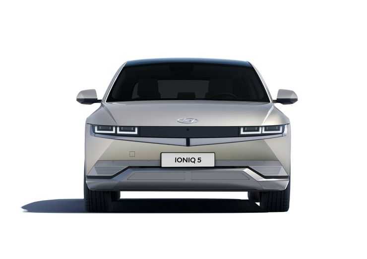 Плюсы и минусы необычного хетчбэка Hyundai Ioniq 5