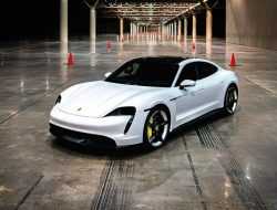 Porsche Taycan установил новый мировой рекорд скорости