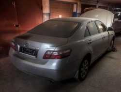 Посмотрите на Toyota Camry, которая 14 лет простояла в заводской пленке