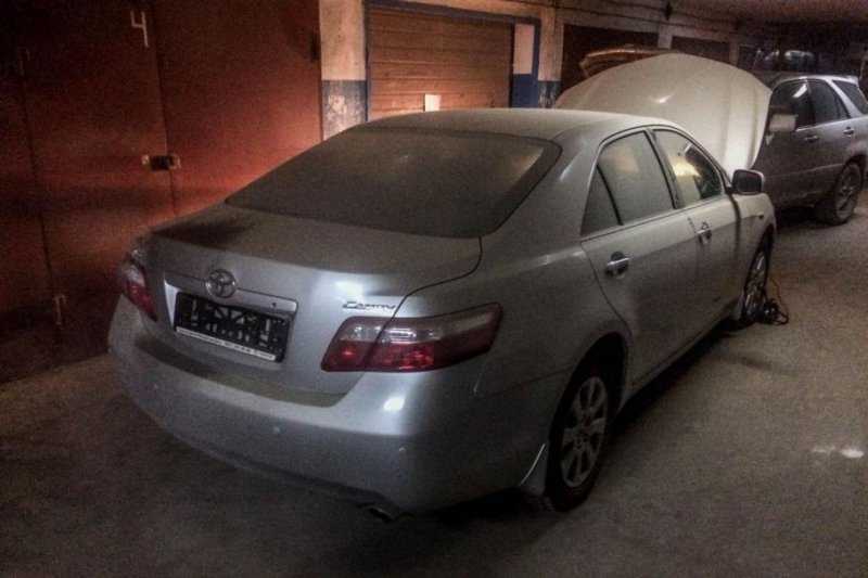 Посмотрите на Toyota Camry, которая 14 лет простояла в заводской пленке