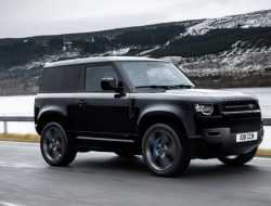 Представлен Land Rover Defender с двигателем V8